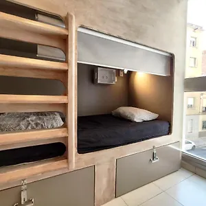 Onefam Sants Albergue